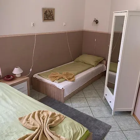 Szoloskert Apartman Apartment